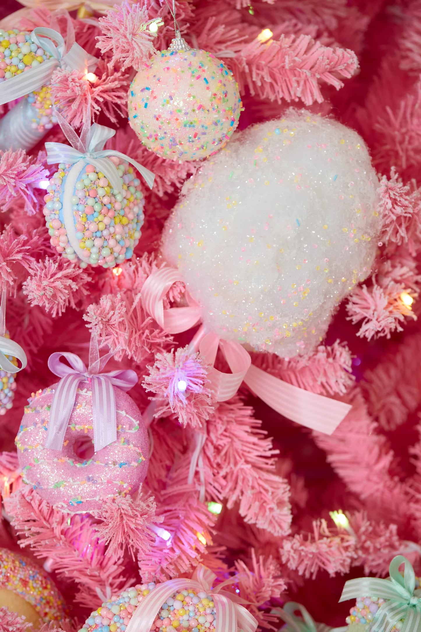 Holly & Ivy 6PK PASTEL HANGING DONUTS