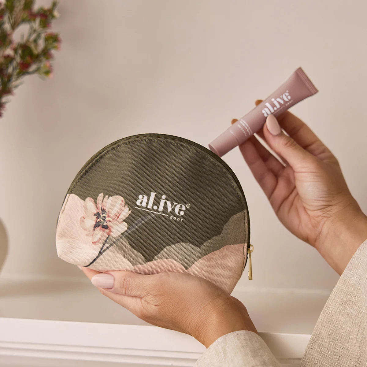 Al.ive Body The Retreat Hand & Lip Gift Set - Raspberry Blossom & Juniper