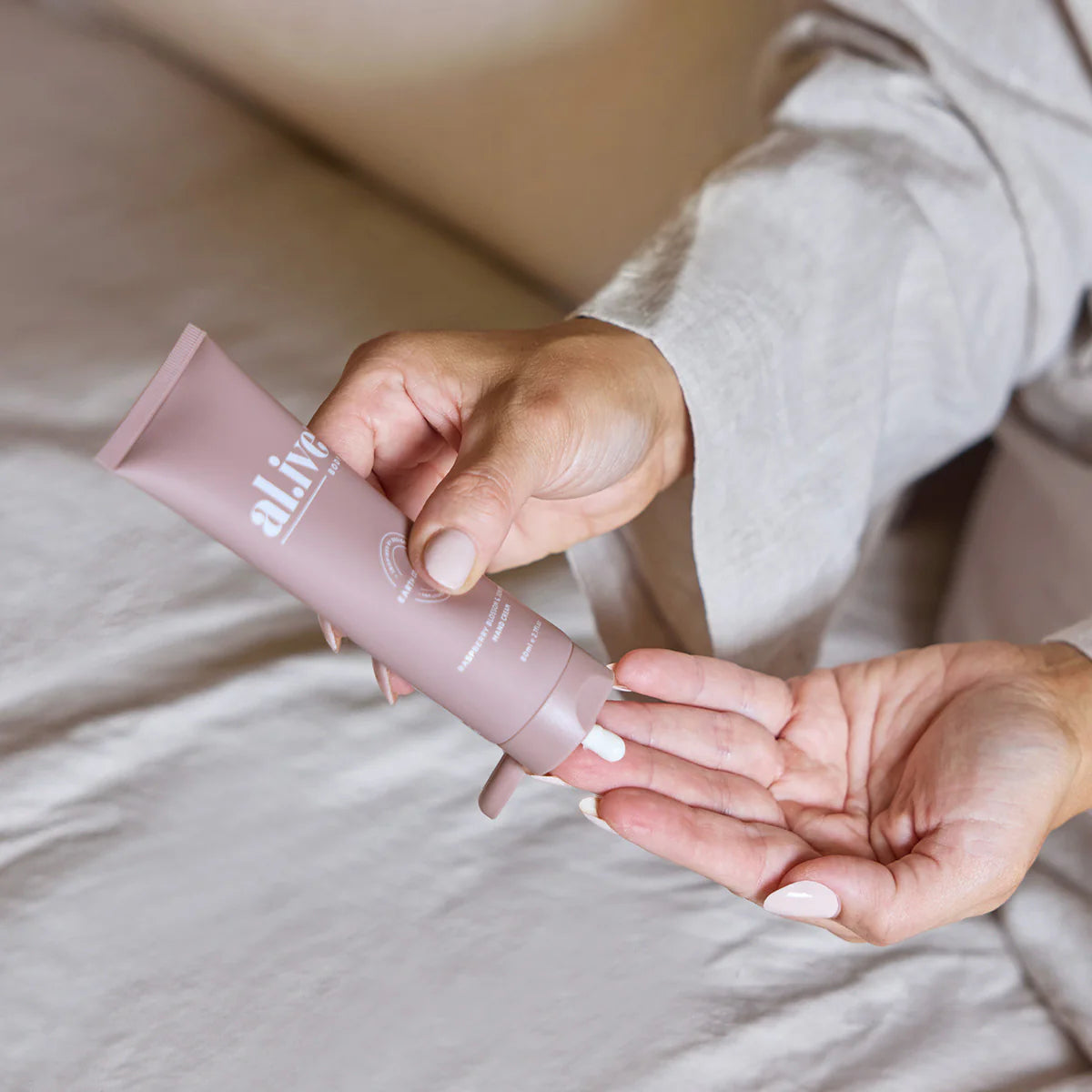 Al.ive Body The Retreat Hand & Lip Gift Set - Raspberry Blossom & Juniper