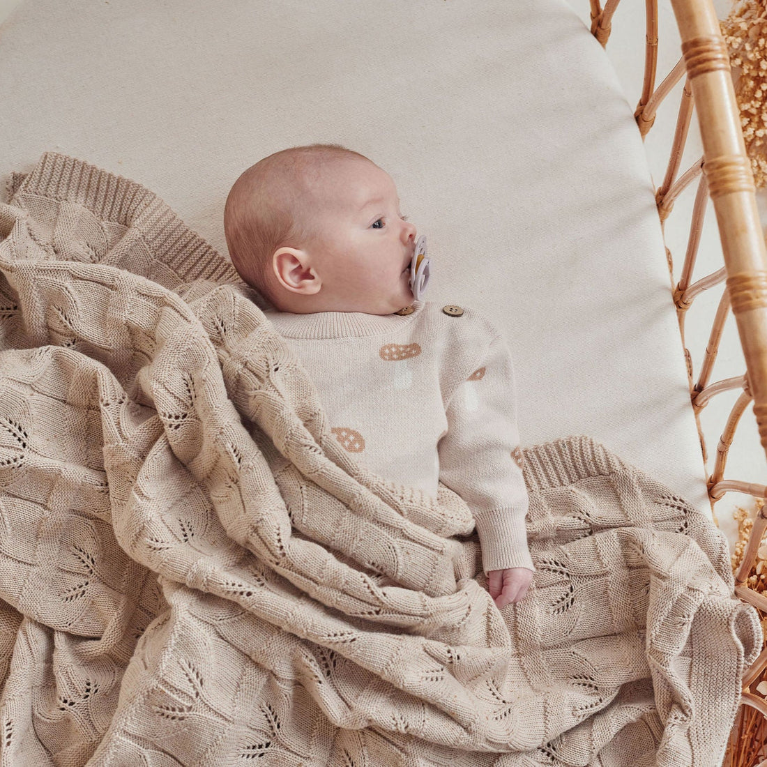 Aster & Oak Sand Fleck Knit Leaf Blanket