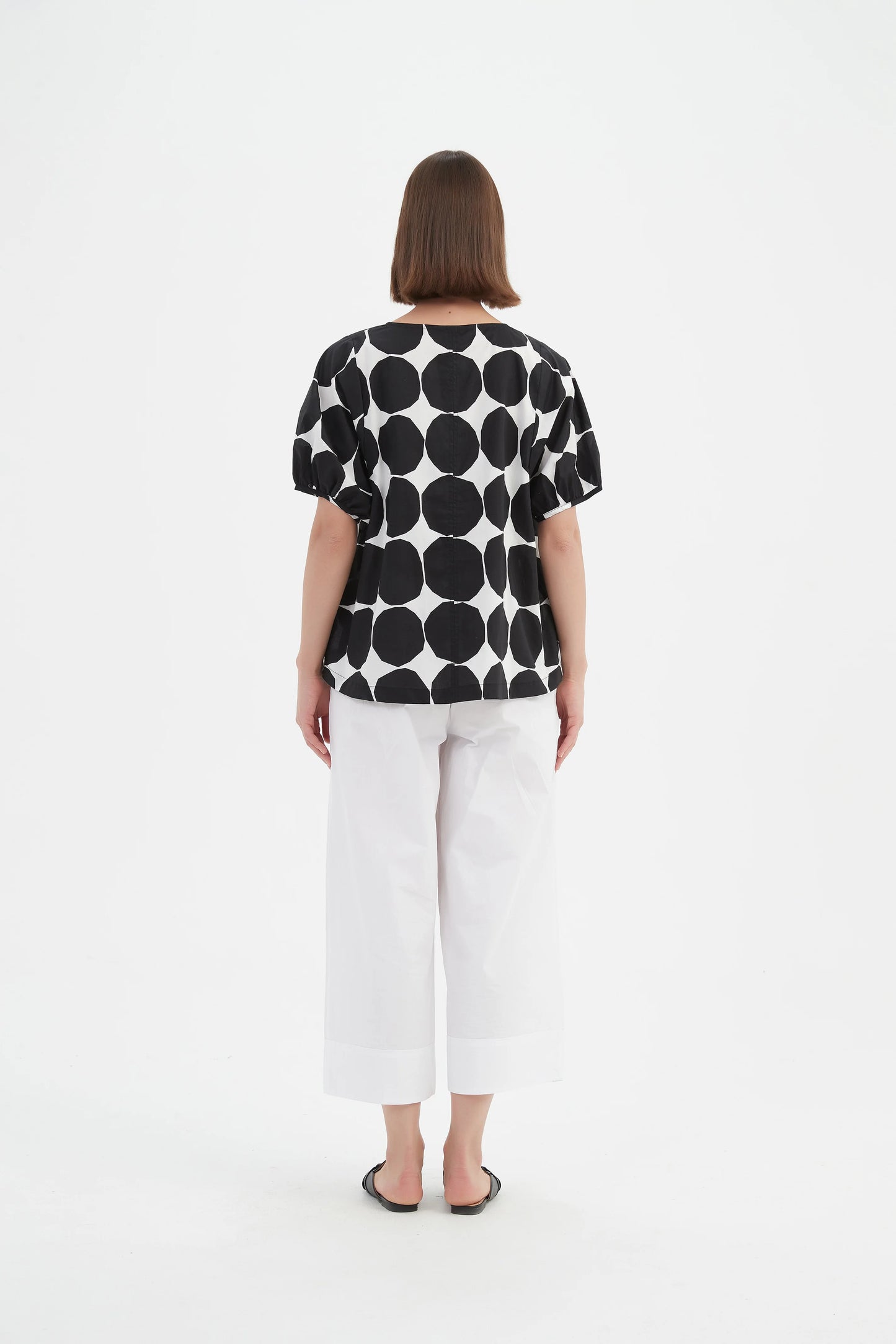 Tirelli - V Neck Bishop Sleeve Poplin Top