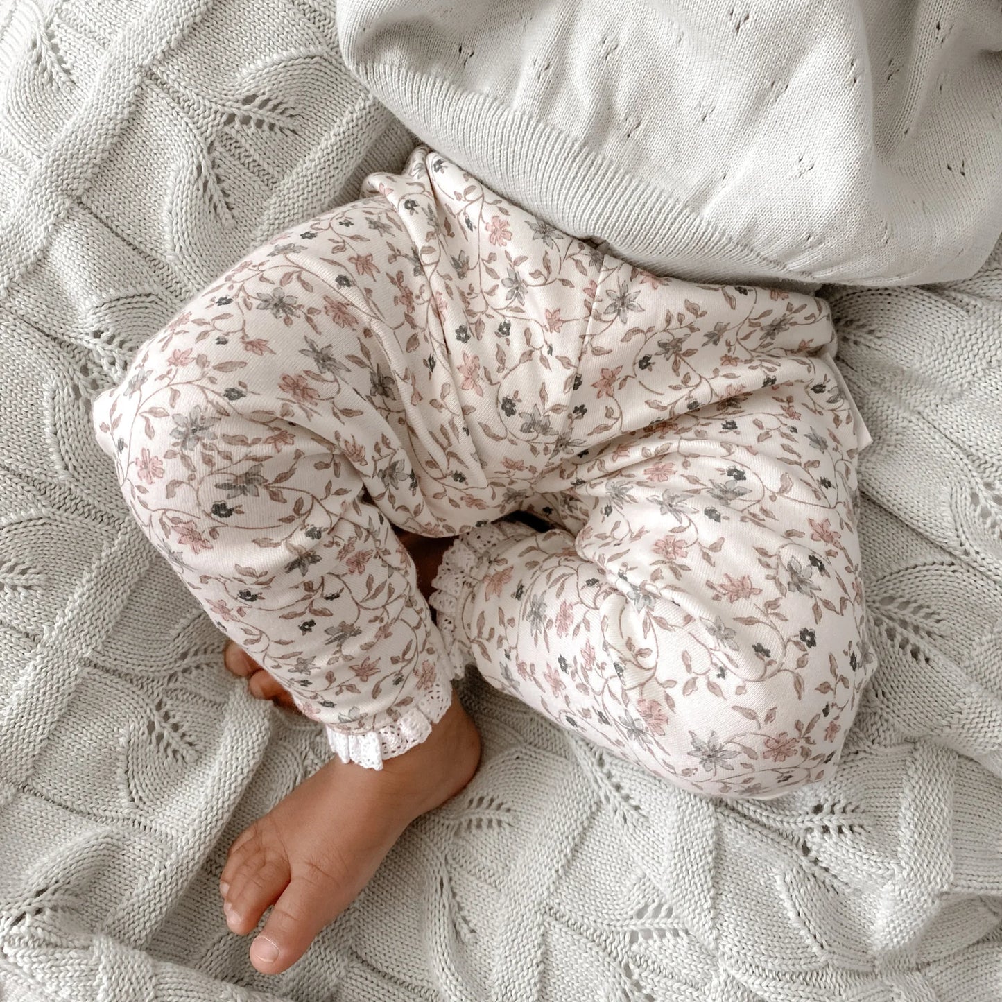 Aster & Oak - Winter Floral Leggings