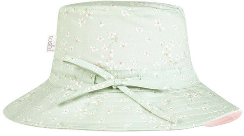 Toshi Sunhat Nina