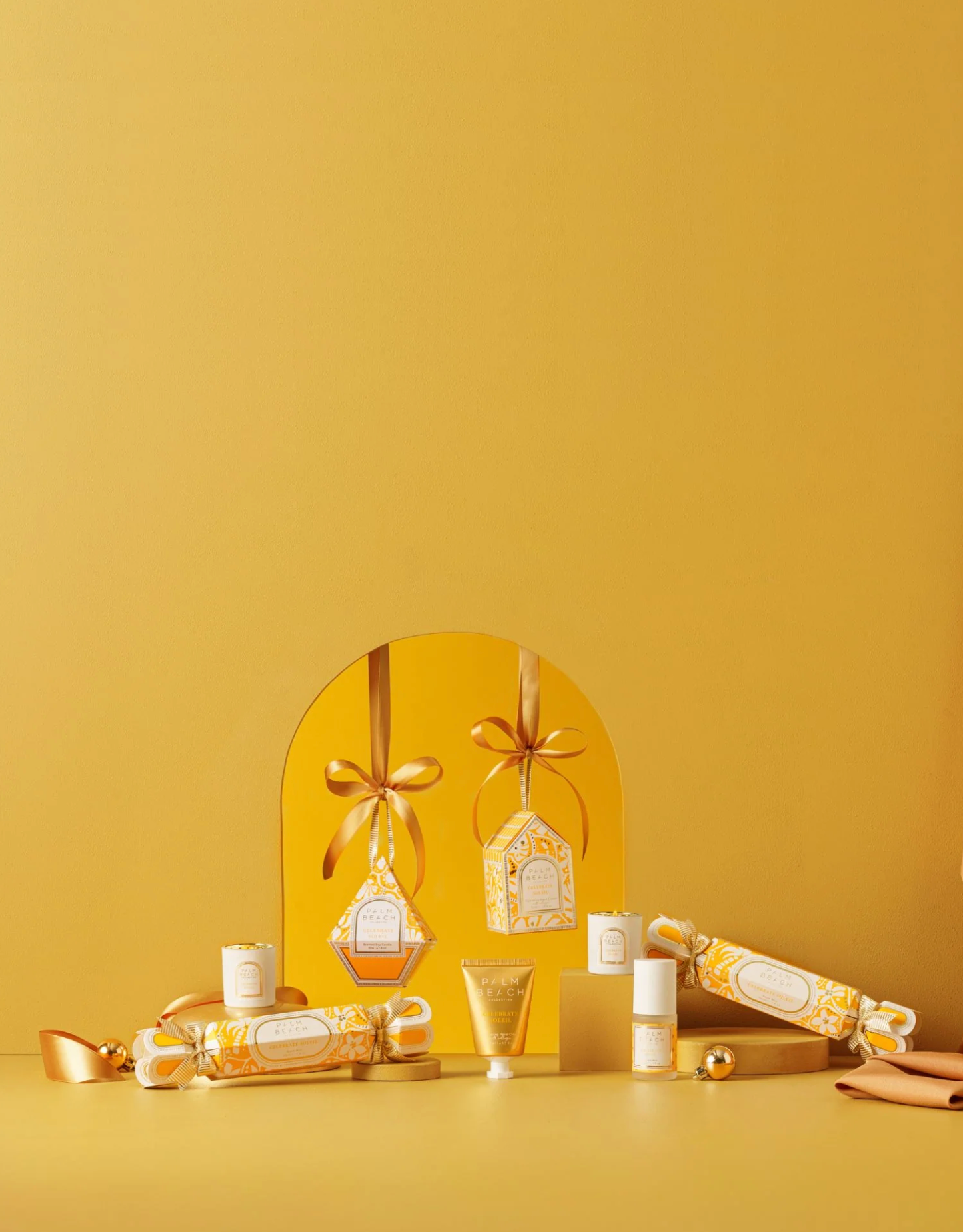 Palm Beach Celebrate Soleil Hanging Bauble Candle 50g