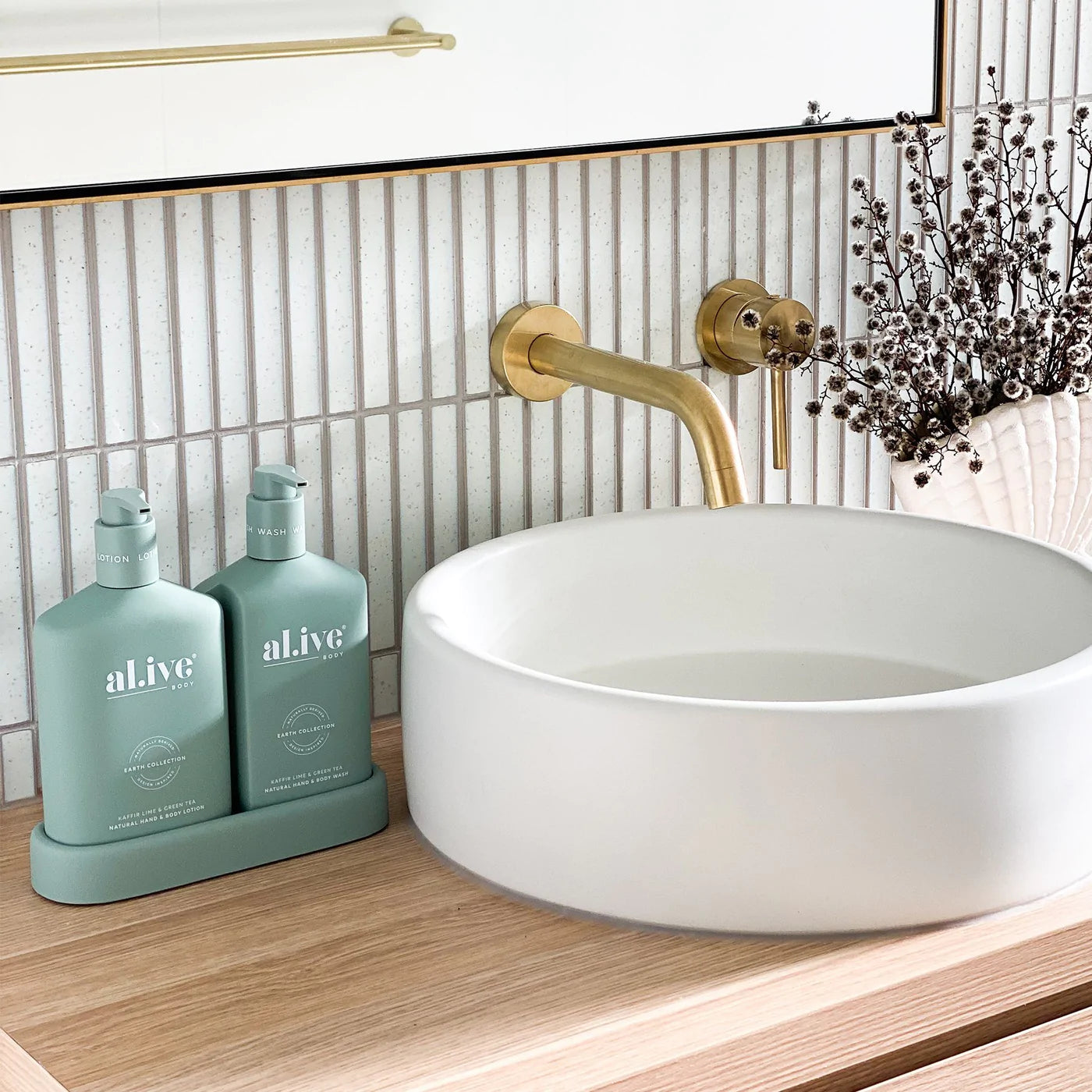 Al.ive Body WASH & LOTION DUO + TRAY - KAFFIR LIME & GREEN TEA