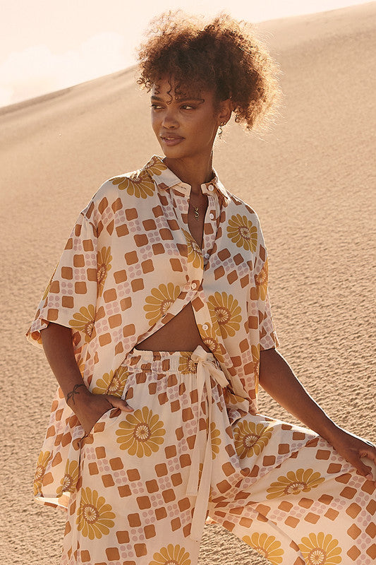 Bohemian Traders Spiral Short Sleeve Shirt || Geo Swirl