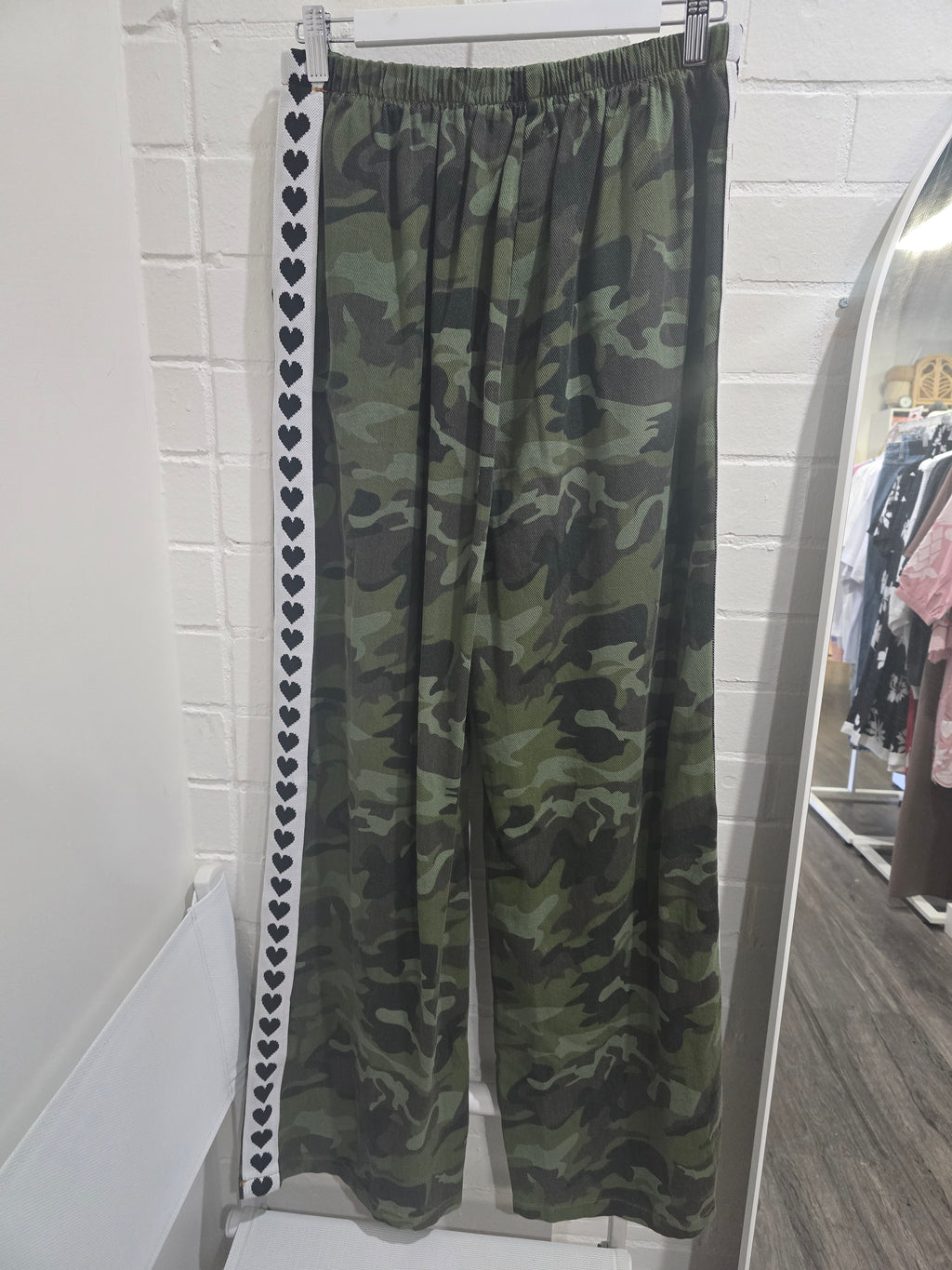 By Frankie Camo With Black Heart Racer