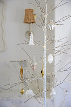 Holly & Ivy - Mettalic Clam With Pearls Hanging