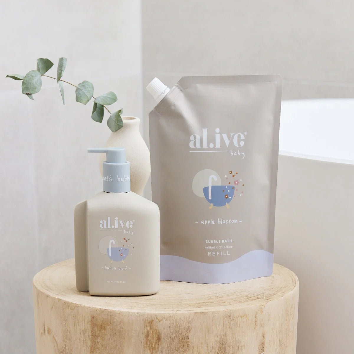 Al.ive Body 640ml Bubble Bath Refill - Apple Blossom