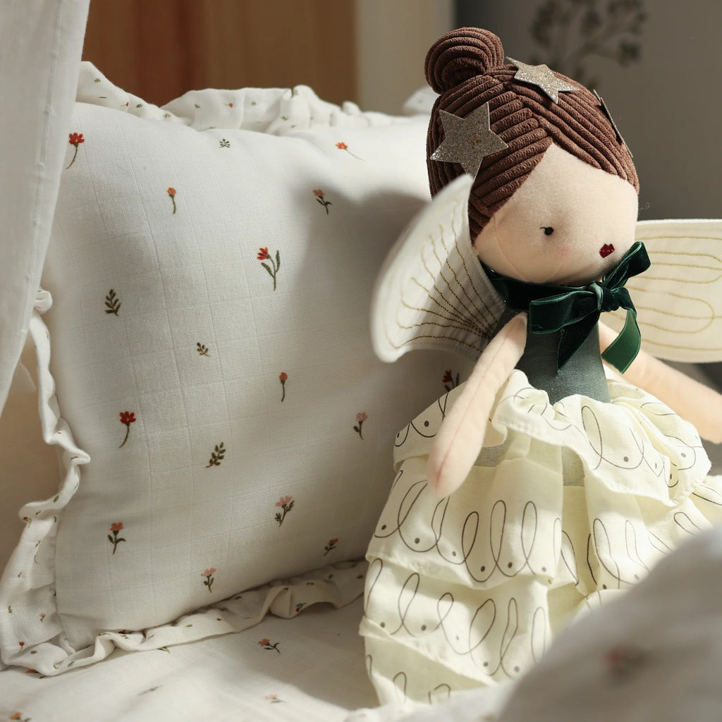 Fledge & Thread Cushion
