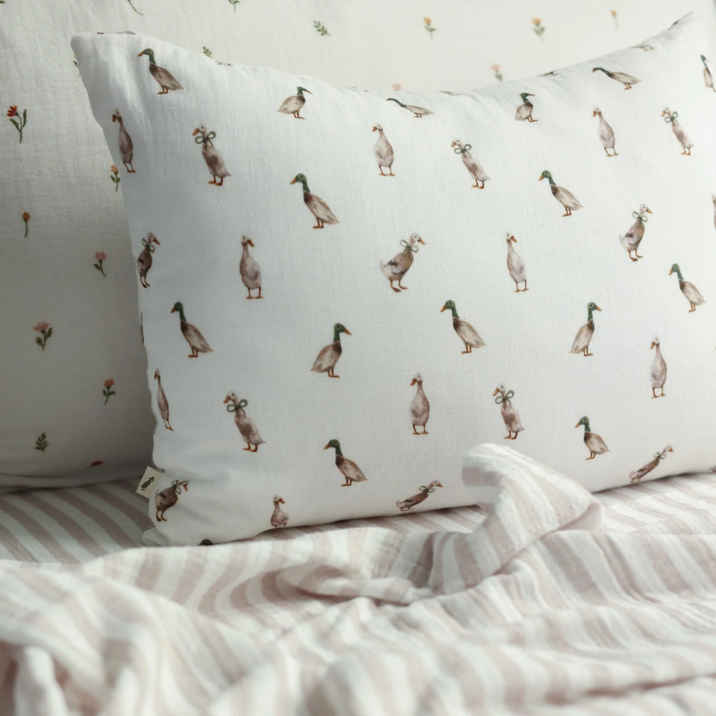 Fledge & Thread Cushion