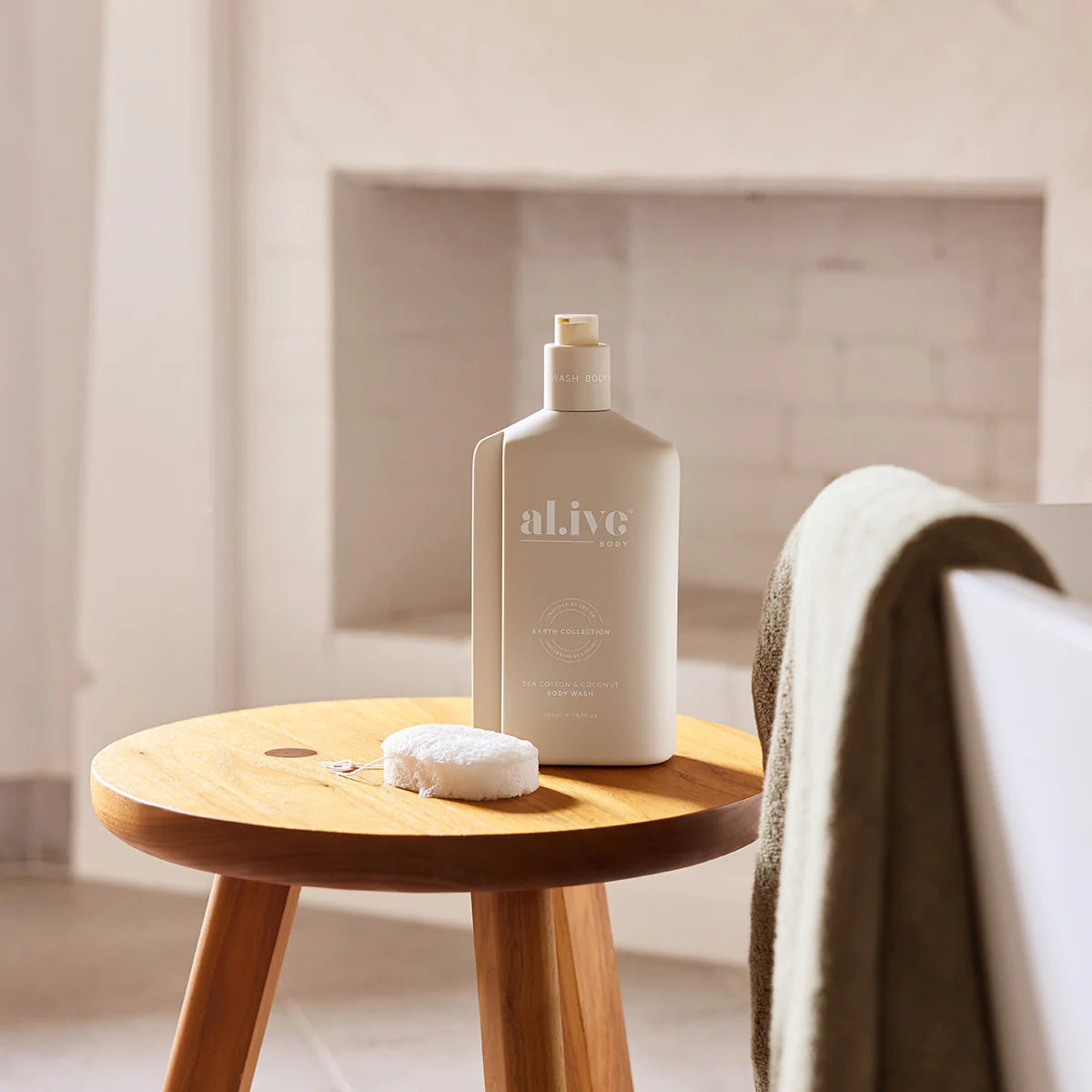 Al.ive Body The Retreat Shower Gift Set - Sea Cotton & Coconut