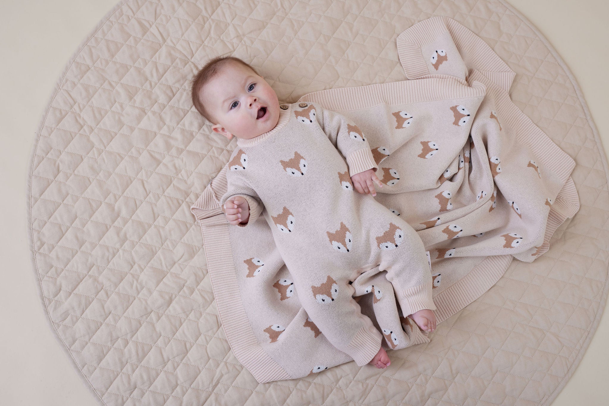 Aster & Oak Fox Knit Blanket