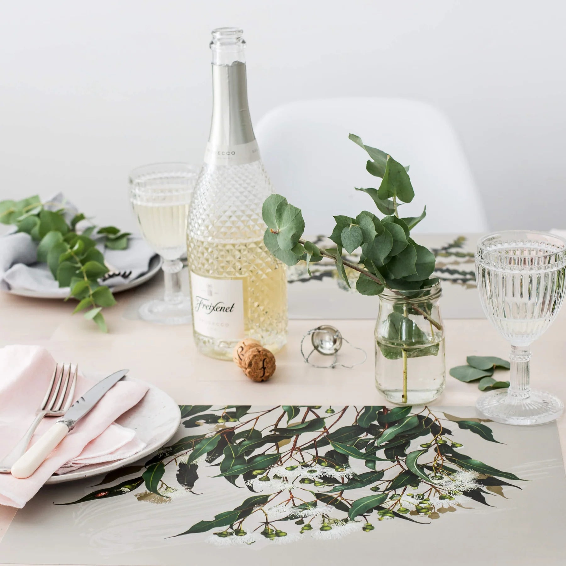 Bell Art Dining Placemats White Collection