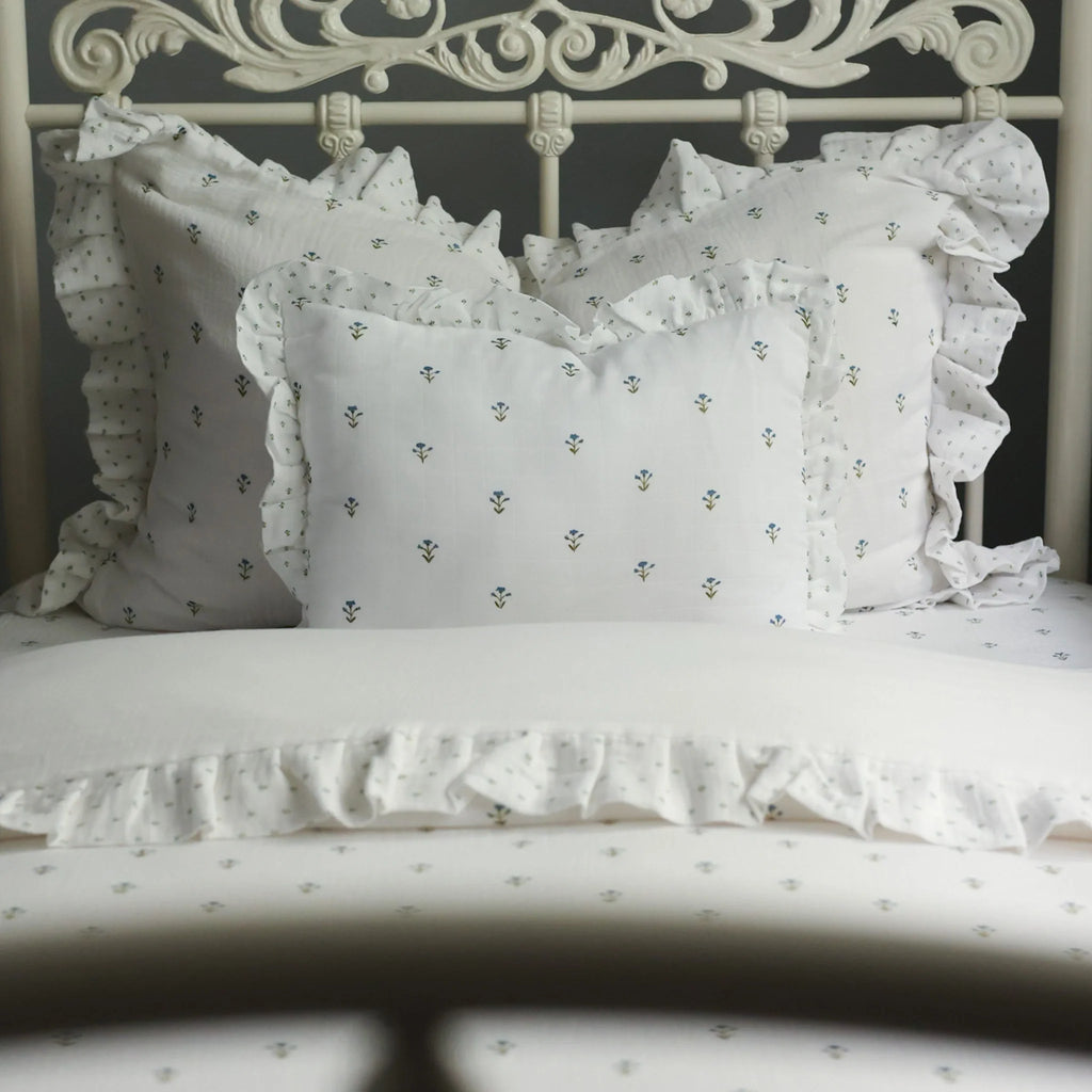 Fledge & Thread Cushion