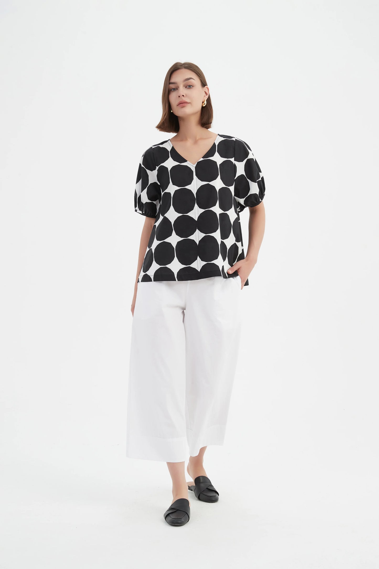 Tirelli - V Neck Bishop Sleeve Poplin Top