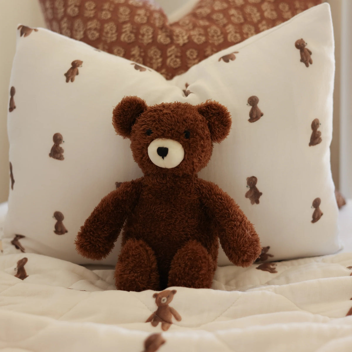 Fledge & Thread Cushion