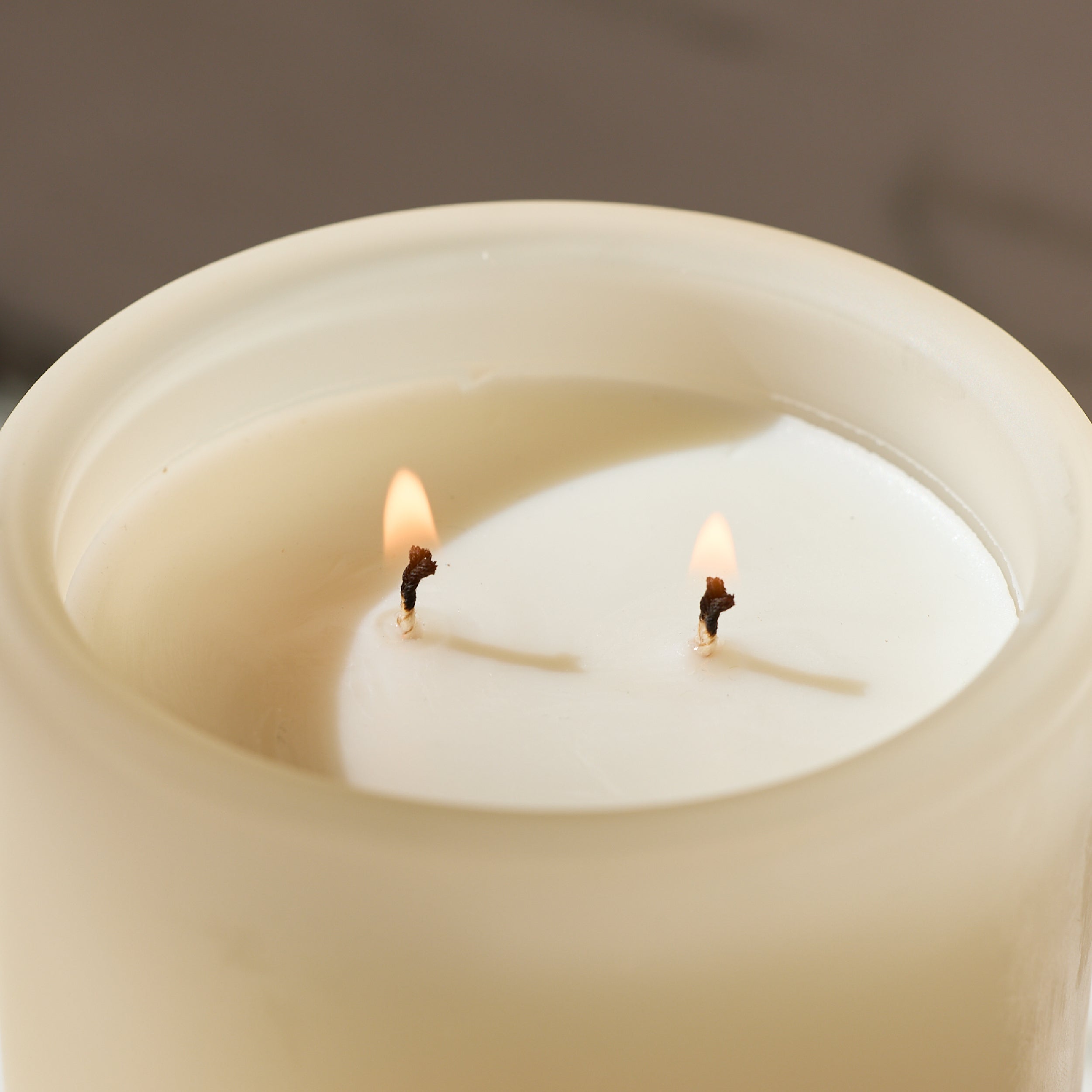 Al.ive Body Soy Candle Raspberry & Blossom & Juniper