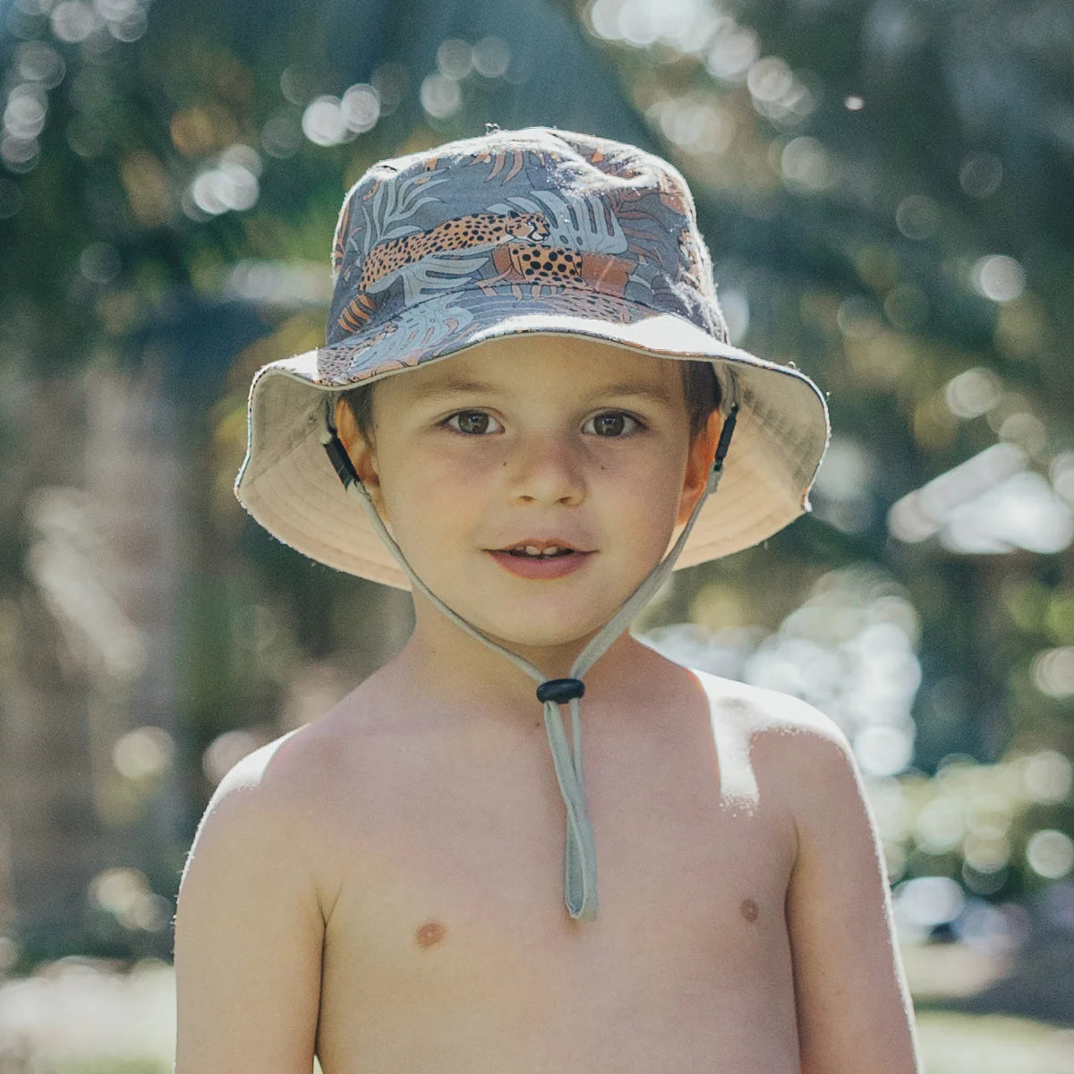 Crywolf REVERSIBLE BUCKET HAT