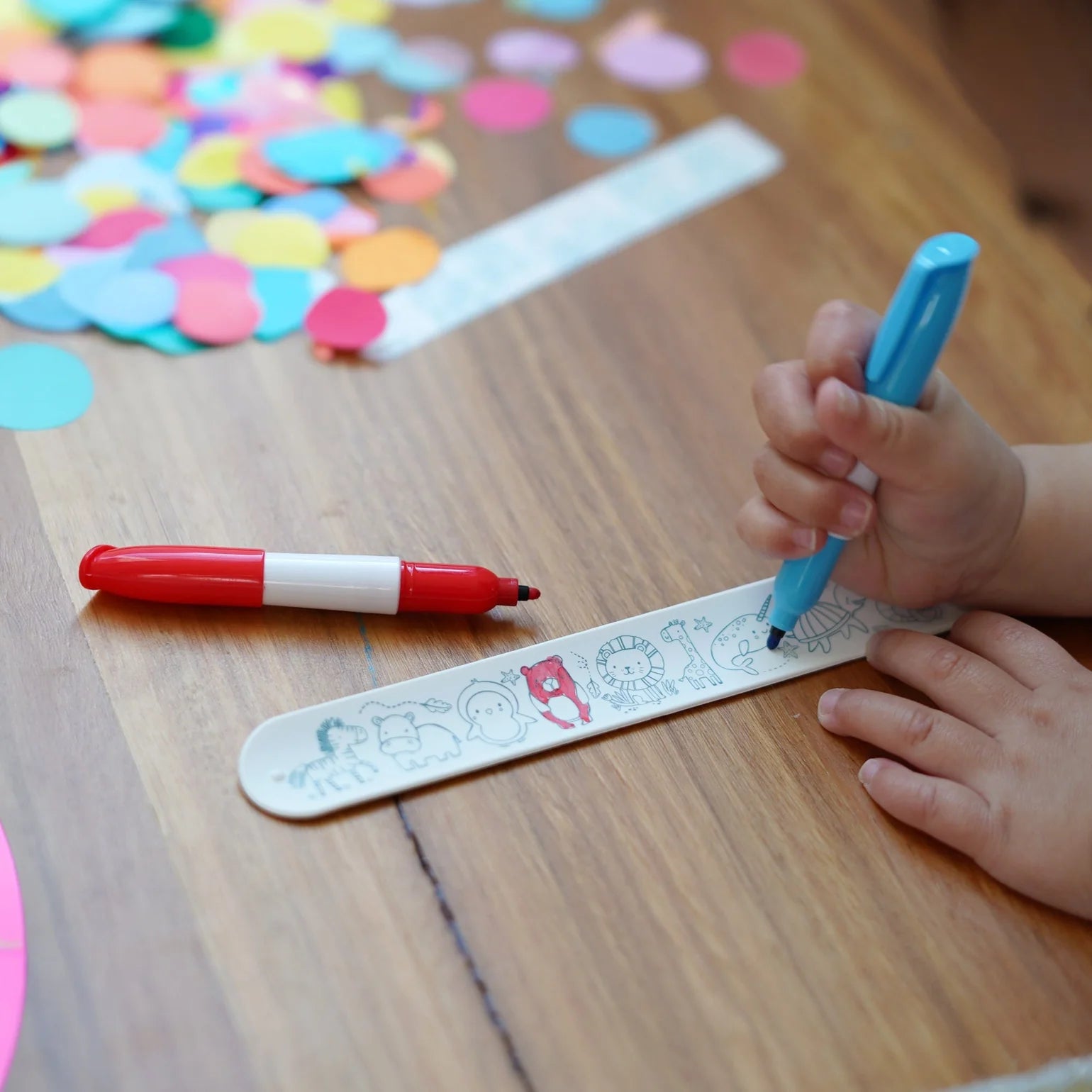 Hey Doodle - Reusable Colouring & Doodle Slap Bracelet - Assorted