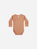 Quincy Mae Pointelle Side Snap Bodysuit || Melon