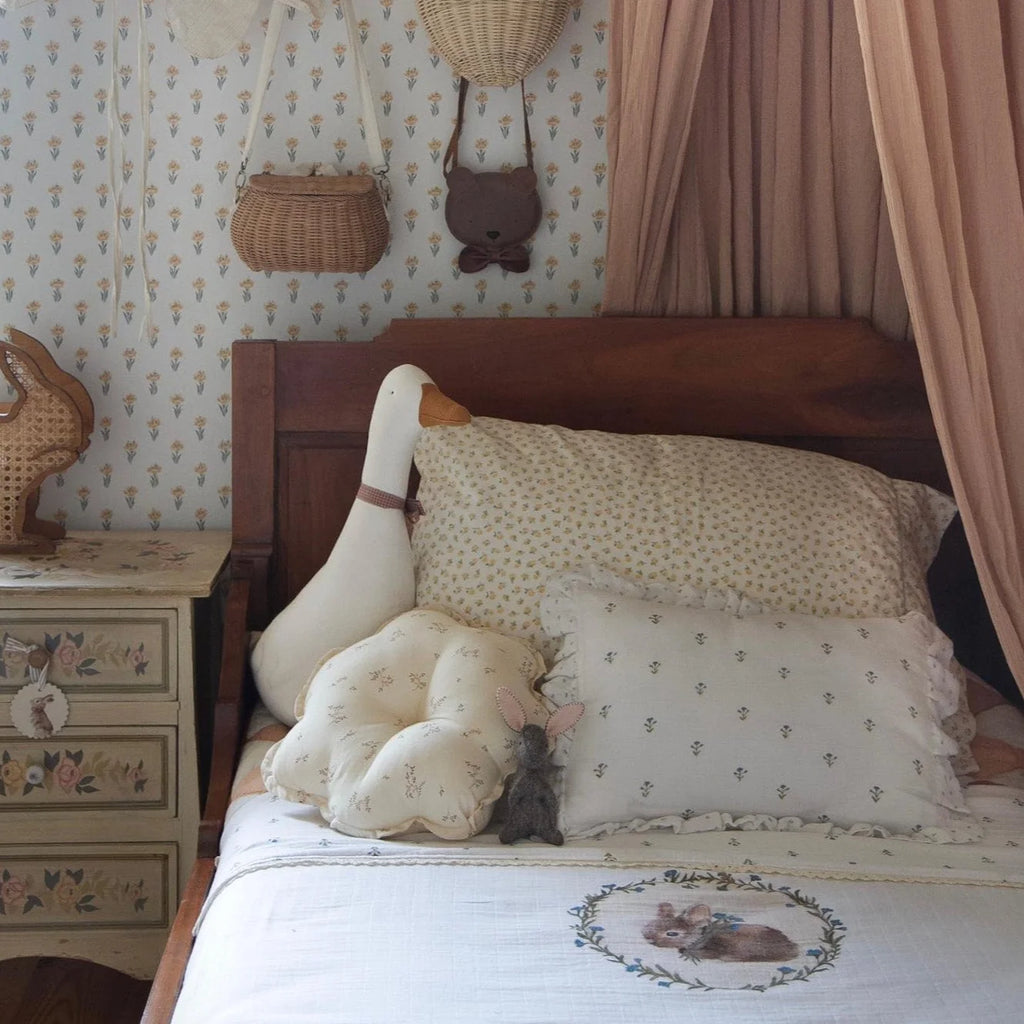 Fledge & Thread Cushion