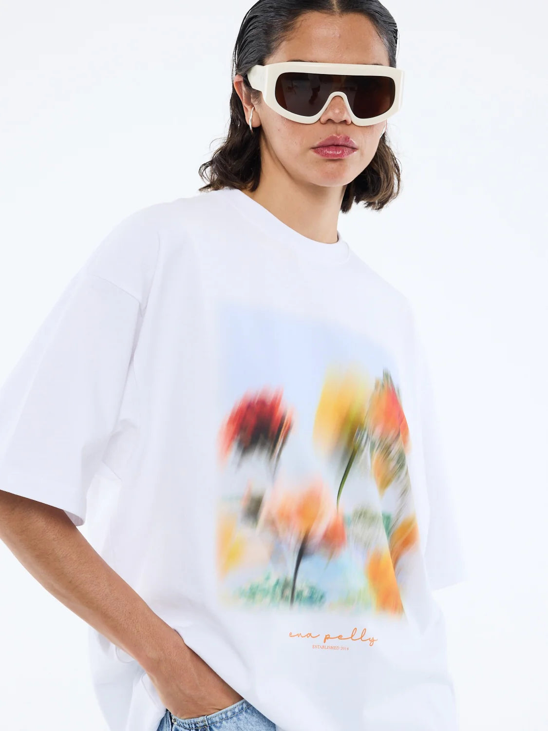 Ena Pelly Blurred Daisy Frame Tee