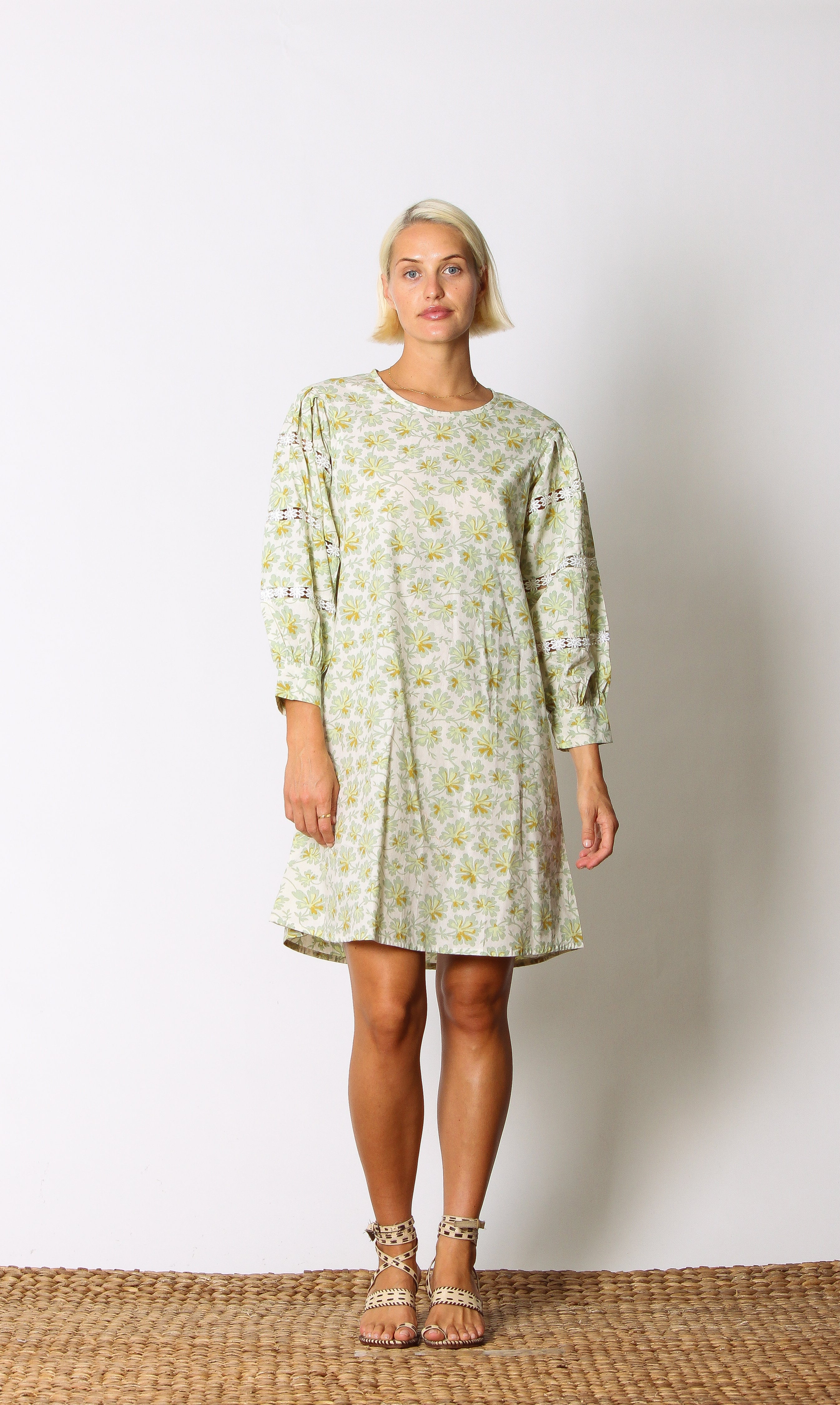 Honeysuckle Beach - Pedro