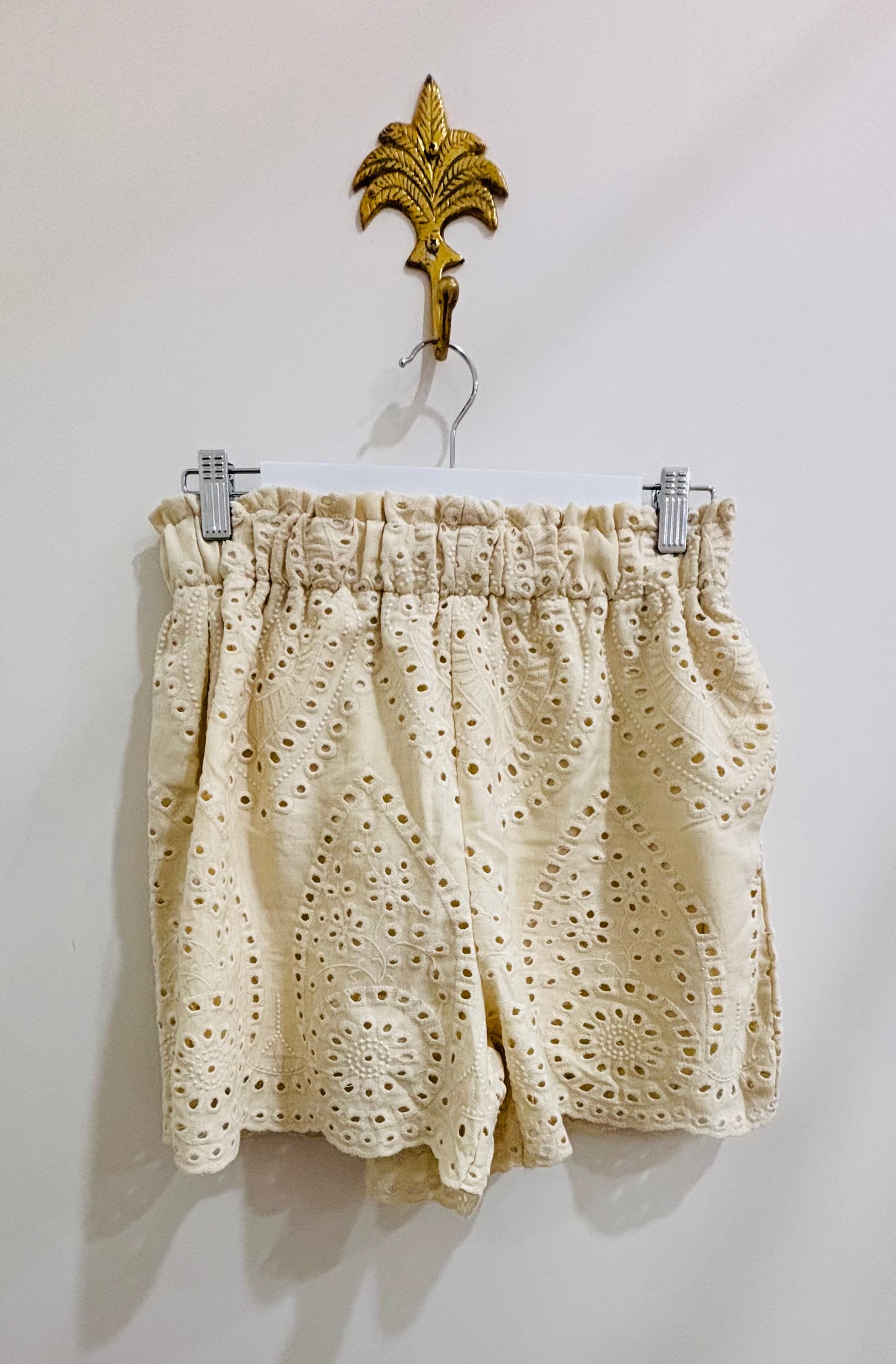 Little Lies - Pipa Broderie Shorts - Cream