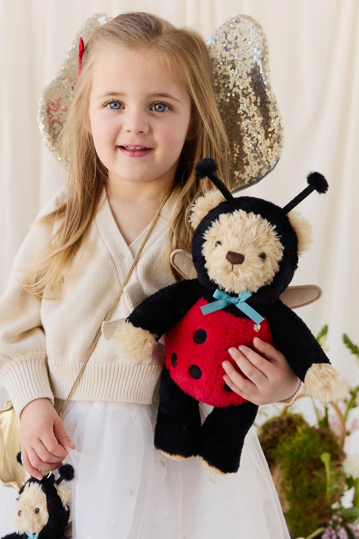 Snuggle Bunnies Arthur The Bear Lovebug