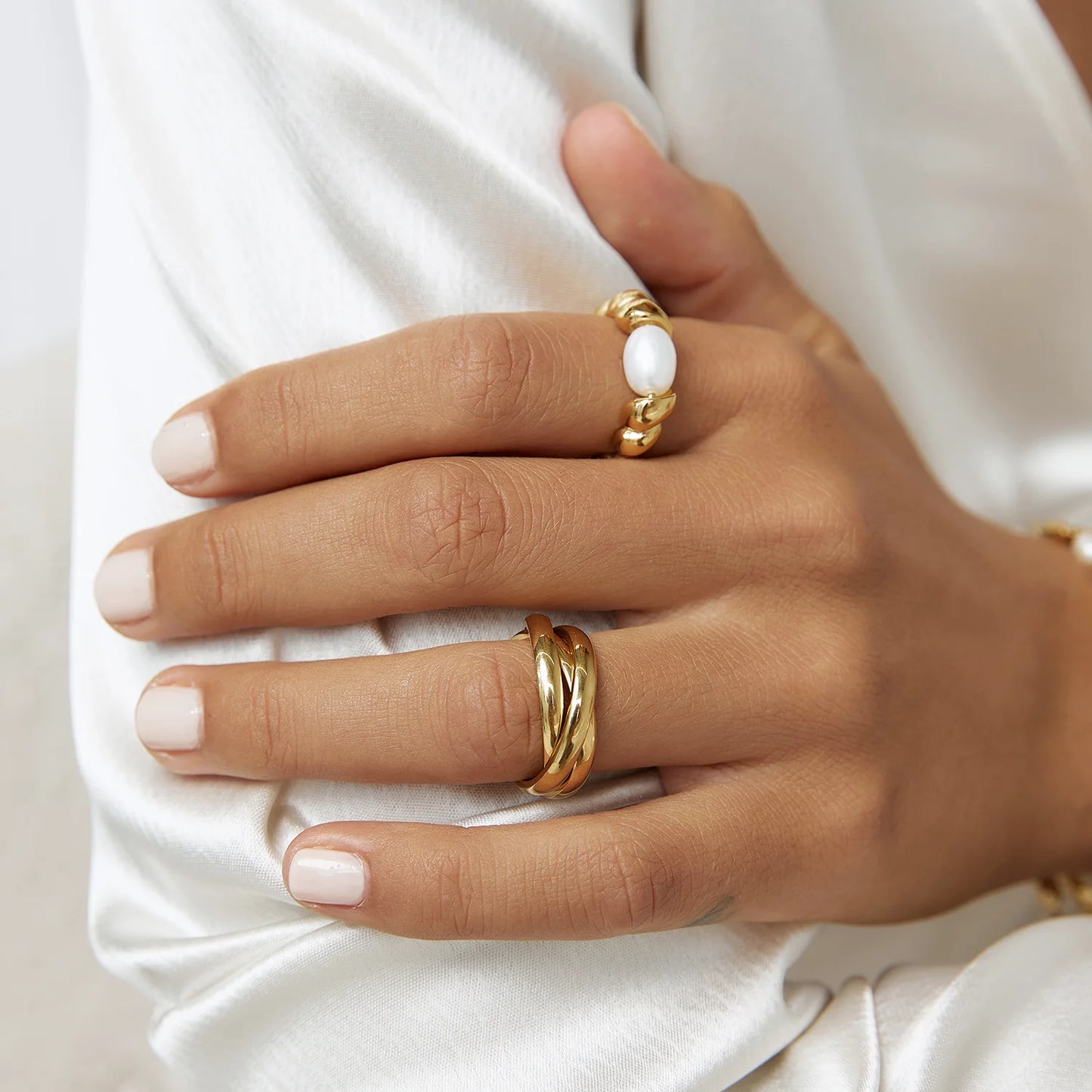 Arms of Eve Sasha Trio Ring || Gold