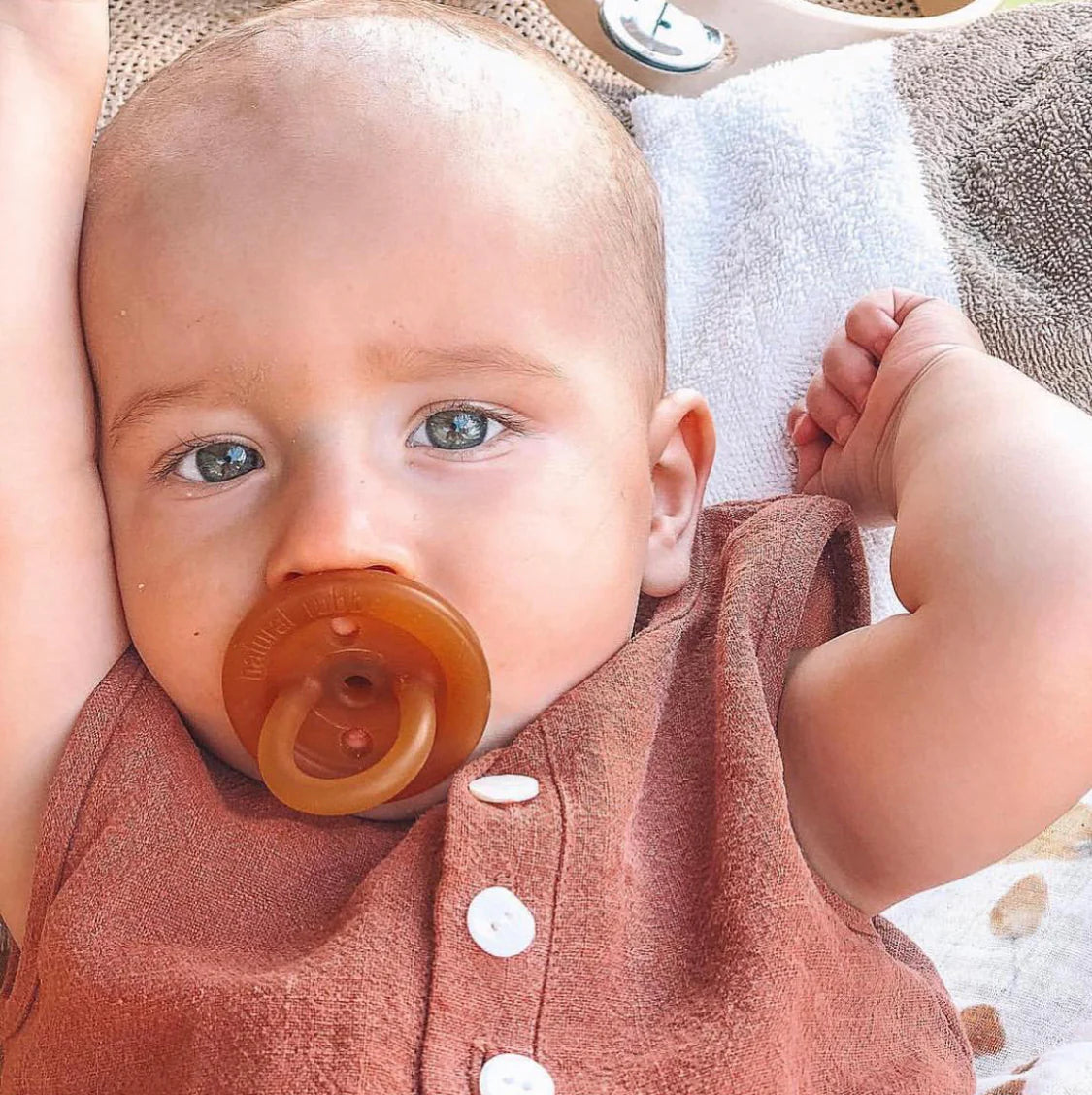 Twin Orthodontic Natural Rubber Soother | Dummy in Reusable Case