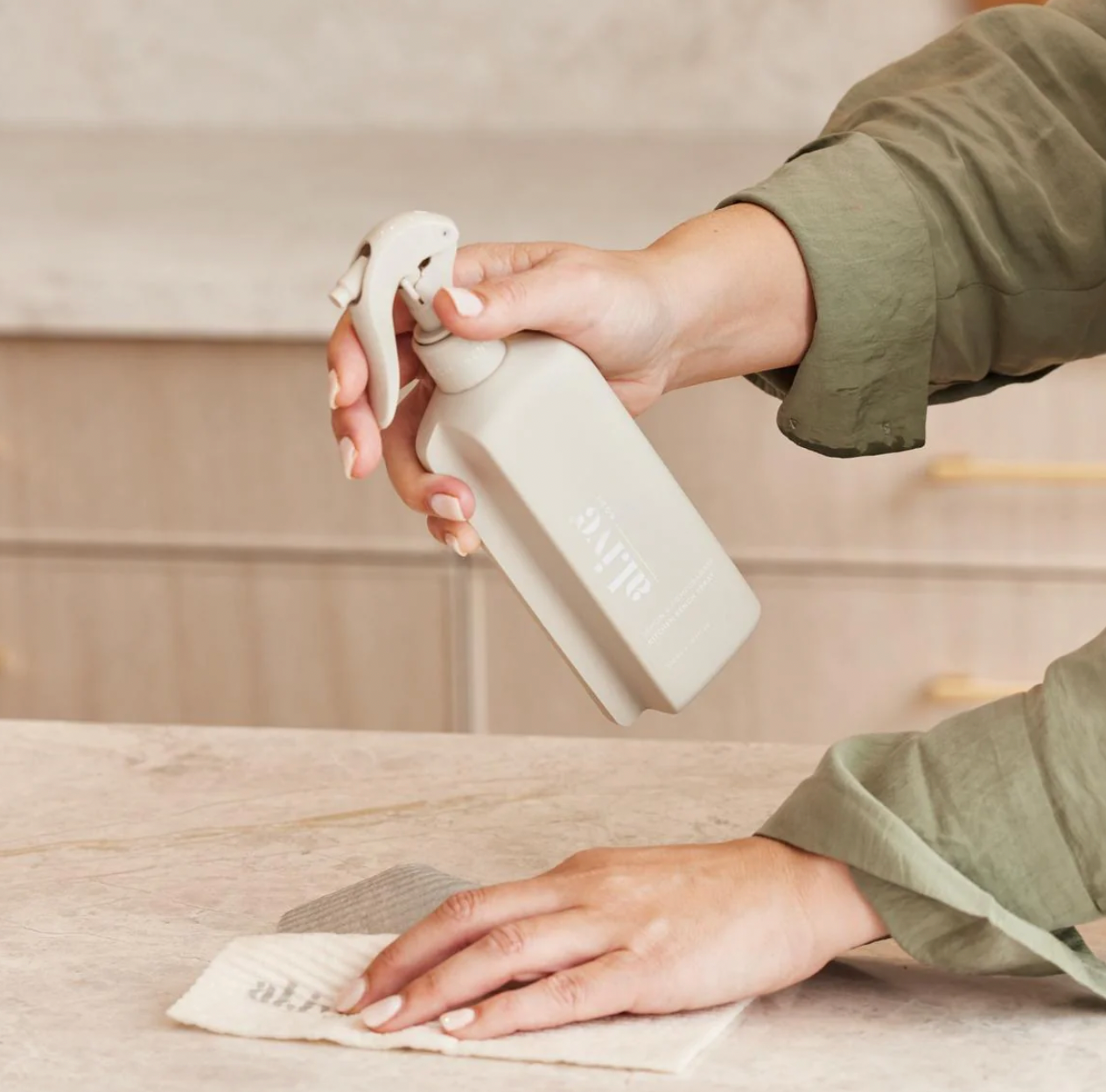 Al.ive Kitchen Bench Spray - Lemon & Pomegranate