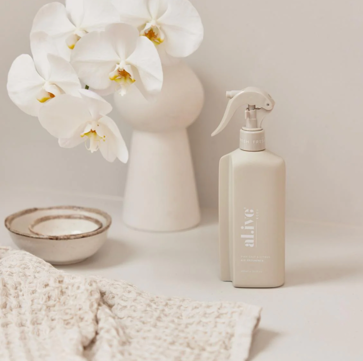 Al.ive Kitchen Bench Spray - Lemon & Pomegranate