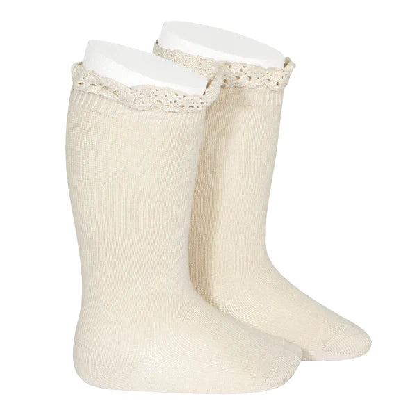 Cóndor- Knee Socks With Lace Edging- Linen