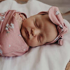 Snuggle Hunny Daisy Organic Snuggle Swaddle & Topknot Set