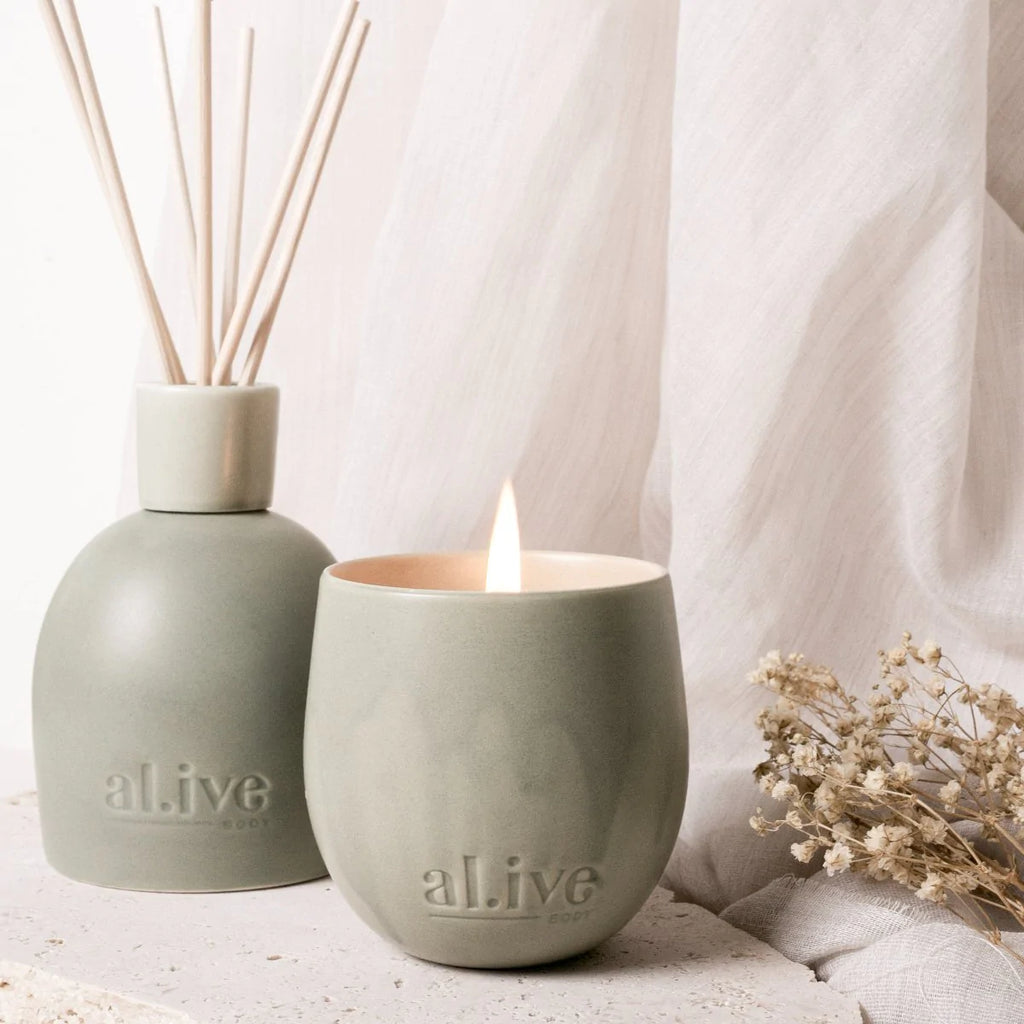 Al.ive Body BLACKCURRANT & CARIBBEAN WOOD SOY CANDLE