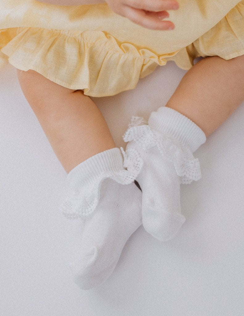 Karibou Lace Frill Ankle Socks - White